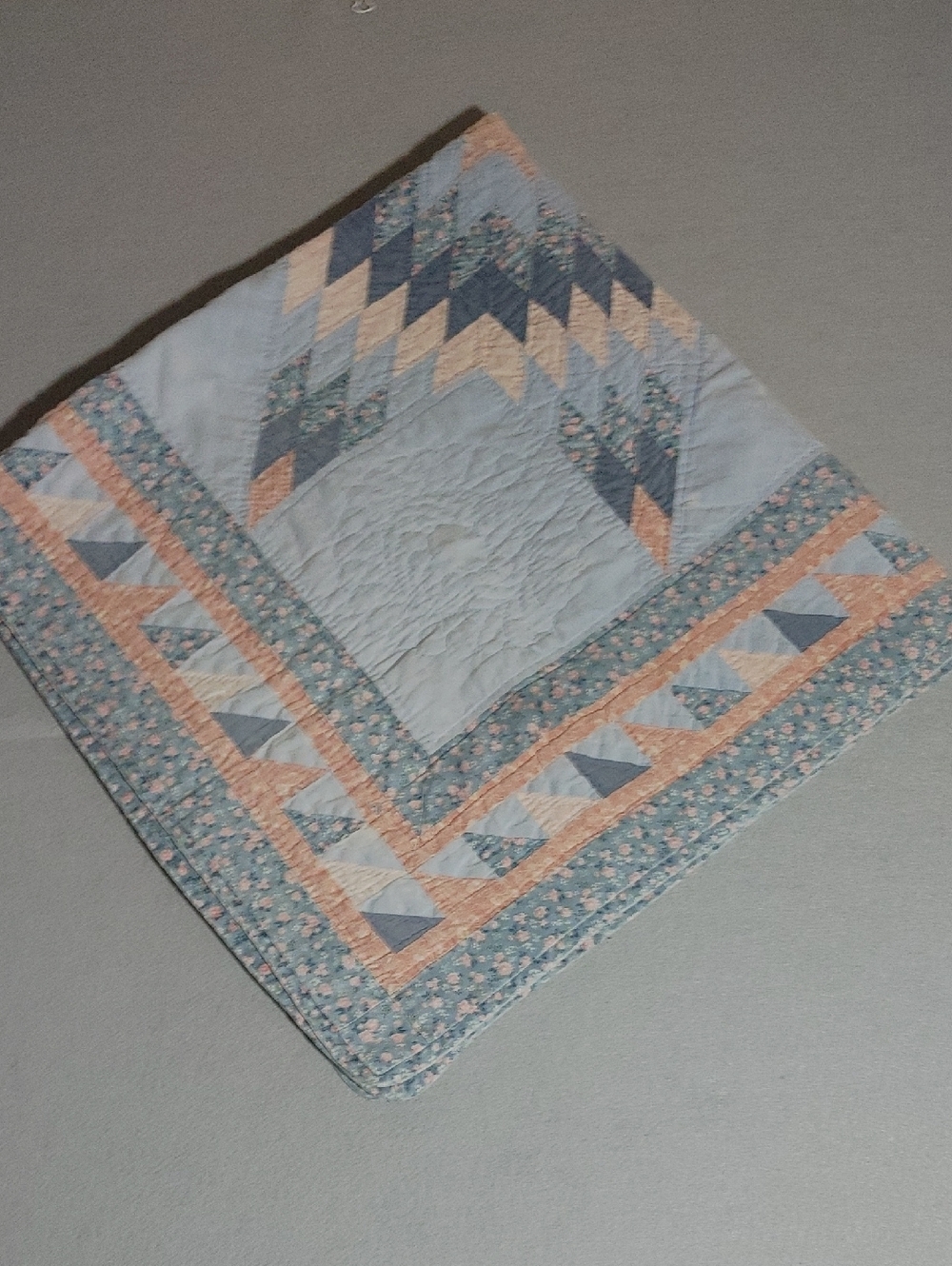 Antique Square Lonestar Small Hand Quilted Quilt in Blue and Pink - Picture 15 of 17